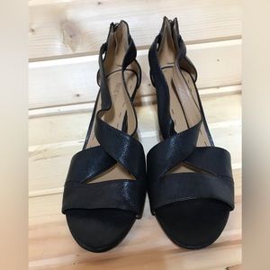 Nine West strappy wedge heel black sandal. Size 8.5m